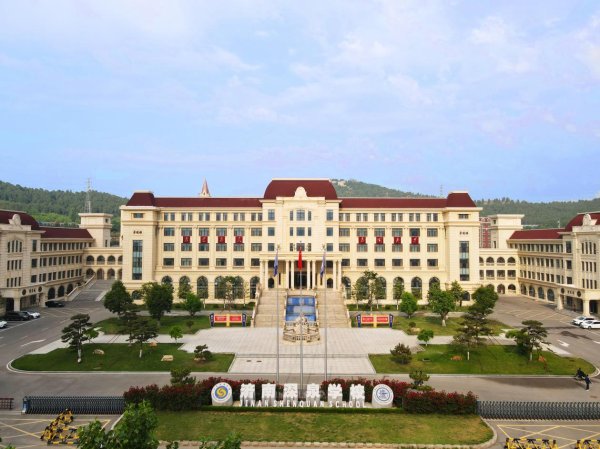 恒瑞易配 济南市深泉外国语学校：多元班型赋能成长 深泉教育再创新高
